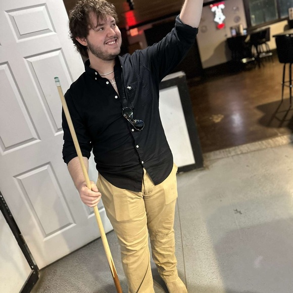 Meet your Posher, Tyler - Picture 1 of 1